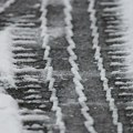 Do pet centimetara snega na putevima kod Novog Pazara, Vranja, Kruševca i Ivanjice