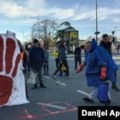 Novi protest u Novom Sadu, aktivisti najavljuju farbanje Bulevara oslobođenja u crveno