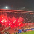 Pogledajte kako su fubaleri Crvene zvezde slavili "petardu" nad Štutgartom sa Delijama uz veliku bakljadu