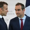 AFP: Makron usamljeniji nego ikada, na čelu Francuske koja tone u političku krizu