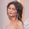 "Kao boginja sa Olimpa": Zendaja se na premijeri "Odiseje" pojavila u neobičnoj kreaciji sa krilima, a posebnu pažnju privukle…