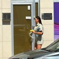 (Paparaco) Evo gde je žena Slobe Vasića u jeku skandala: Našla mužu poruke sa drugom, on napustio porodični dom: " Majka joj…