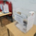 RIK usvojio da na biračkim mestima budu i paravani i kabine za glasanje