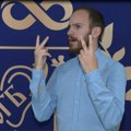 Ilić: Udžbenik srpskog znakovnog jezika olakšaće komunikaciju gluvih osoba