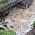 Besana noć iza Kosjerića: Vodena stihija oštetila puteve, odnela deo mosta, na udaru i kuće