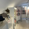 Jedinstvena izložba u Čačku: Nekada se bez njih nije izlazilo iz kuće FOTO