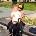 Prija zapevala sa uličnim sviračima u Banjaluci: Stavila sina u krilo, a pesmom oduševila prolaznike (video)