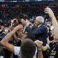 VIDEO Šta su „grobari“ poručili Željku i igračima Partizana: „Nemoj mi konstantno neku gospodu da izigravamo…“