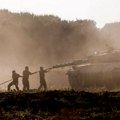 Analiza u Haaretzu: Izrael gubi rat na tri fronta