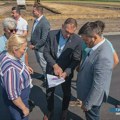Gradonačelnik Zrenjanina i pokrajinski sekretar Aleksandar Sofić obišli radove u zoni „Jugoistok“ Zrenjanin -…