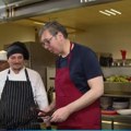 Kako Vučić, posle palačinki peče ćevape u Nišu?