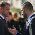 A: šta ćemo mi koji ne možemo u autobus ili bazen: Banjalučanka postavila 5 nezgodnih pitanja Drašku Stanivukoviću i…