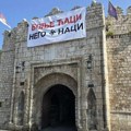 Na niškoj tvrđavi kukasti krst i „naci“