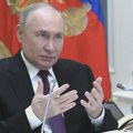 Putin odlikovao oftalmologa pa mu otkrio zašto ne nosi naočari