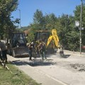 Zašto je naša Redakcija često "na ledu"? Da mi "vest" nije došla "pred kapiju", ne bih znao da se krpe udarne rupe u "22…