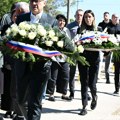Mesarović i Vučević položili vence u Malom Orašju povodom godišnjice masovnog ubistva