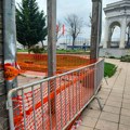 Naprednjaci postavili svoje transparente na mestu gde kragujevački studenti slave Dan grada