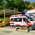 Urušio se balkon dok su mlađe osobe bile na njemu! Vatrogasci i Hitna otrčali na lice mesta, haos u Rijeci