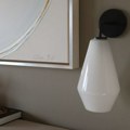 Zidne lampe umesto lustera: Kako osvetliti stan po prostorijama