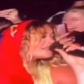 Ovom liku dati nacionalnu penziju Isplivao snimak iz drugog ugla, Rita Ora sa srpskom zastavom!