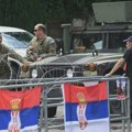 Kfor uklonio svu bodljikavu žicu ispred zgrade opštine Leposavić