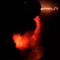 Proradio "vatreni prsten" Tri erupcije vulkana, moguć cunami, naređena hitna evakuacija (foto/video)