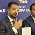 Spajić i milatović da izađu i objasne Vučić o napadima zbog rezolucije o Jasenovcu - Neka objasne da li Beograd ima ikakve…