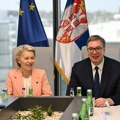 Vučić svečano dočekao Fon der Lajen ispred Palate Srbija