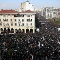 Štrajkovi i demonstracije zbog smrtonosne željezničke nesreće zaustavili Grčku