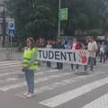 Studenti u centru grada odali počast stradalima u Novom Sadu i Ernadu Bakanu