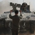 Izraelska vojska: U školi bili teroristi iz komande Hamasa Oglašavanje nakon objave palestinske civilne odbrane Gaze da je u…
