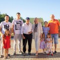 Stanići iz Stapara kod Užica imaju jedanaestoro dece! Ministarka obišla porodicu