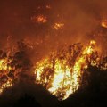 Turstima zbog požara zabranjen prilazak Vezuvu