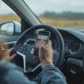 Oko 4.000 vozača sankcionisano zbog korišćenja mobilnog tokom vožnje u poslednjih sedam dana