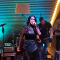 Tanja Savić spektakularnim koncertom otvorila ski sezonu na Kopaoniku: Na scenu izvela devojčicu iz publike, pa zajedno…