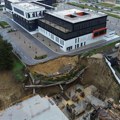 Investitor naspram čijeg gradilišta su se obrušili zidovi i deo puta tvrdi: „Imali smo dozvolu za pripremne radove“