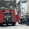 Lokalizovan požar na stambeno-poslovnom objektu u centru Čačka