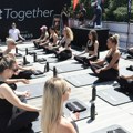 Fit Together Brod je isplovio! Vežbačice i influenserke se pokrenule uz jogu na sunčanoj plovidbi Dunavom