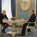 „Из Кремља с љубављу“: Како Руси нападају ривале Марин Ле Пен како би јој обезбедили победу на изборима у Француској