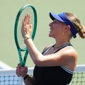 Anisimova se posle tri seta plasirala u treće kolo Ju Es opena, Kiz spasila pet meč lopti