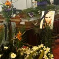 Potresan govor na sahrani slađane Milošević! Dado Topić u suzama, kapelom odjekuju jecaji!