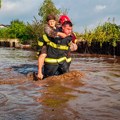 Poplave u Evropi, pao i prvi sneg – u Rumuniji petoro mrtvih, evakuacije u Češkoj, u Poljskoj "najgore tek dolazi"