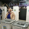 Predsednički izbori u Moldaviji: Sandu i Stolianoglo idu u drugi krug - na referendumu građani rekli "ne" ulasku u EU