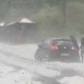 Apokaliptični prizor iz Kragujevca! Vozač rekao jednu jezivu rečenicu dok je pokušavao da se probije kroz nevreme (VIDEO)