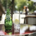 Istragom otkriveno da je Vlada Francuske prikrila ilegalni tretman flaširane vode Nestle