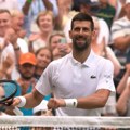 Kome se ne dopada kako Novak „pumpa“: Na Areni muk, na nacionalnoj frekvenciji – prozivke