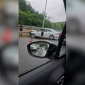 (Video) Zakucao se u ogradu, pola haube odvaljeno: Saobraćajka kod Bubanj Potoka: Stvaraju se gužve