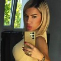 Jovana se pohvalila kako radi špagu kao od šale: Fotkom zapalila mreže, razgibavanje pred rođendan u toku