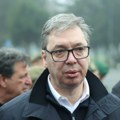 Pratili smo kuda se kretao autobus u kojem se vozio Vučić… Lagani obilazak prigradskih naselja, ni blizu centra Niša VIDEO