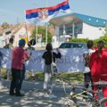Novi dan na kružnom toku „Avala“: Građani i dalje uz poruku „STUDENTI POBEĐUJU“, transparenti SNS-a ostali bez podrške Borba…